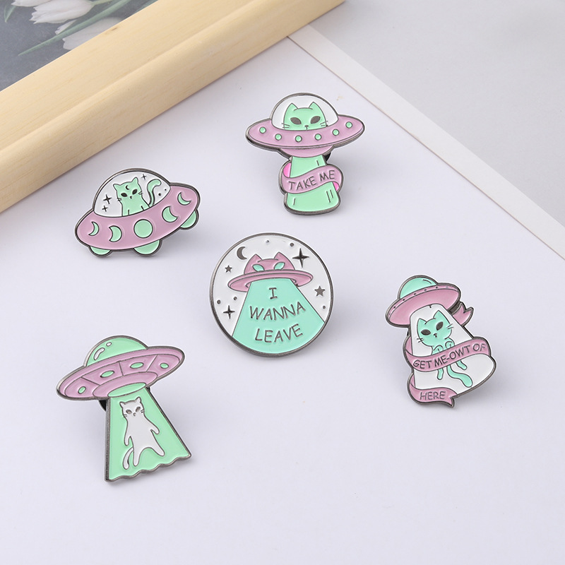 „Escape Here“ Alien Cat Emaill – Science Buddies Bewertung und Preis